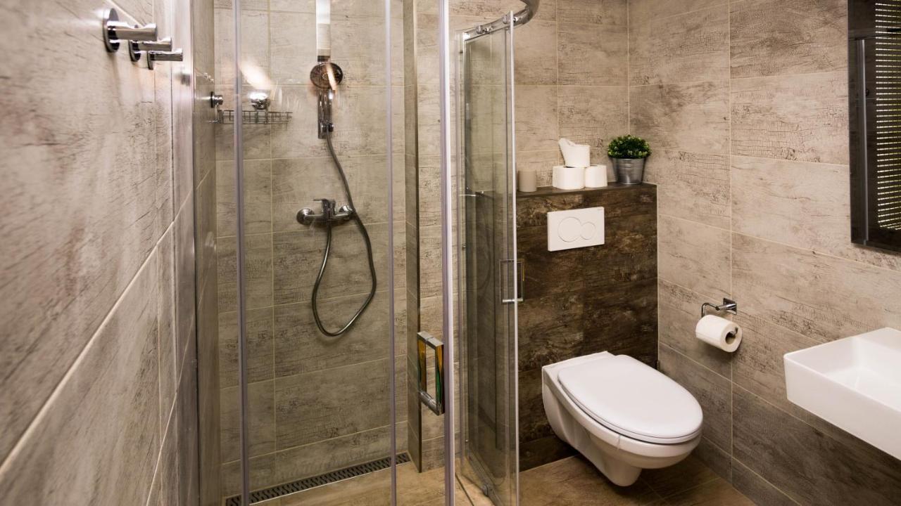 Flying Bed Apartment Close To Prague Castle And Airport Kültér fotó