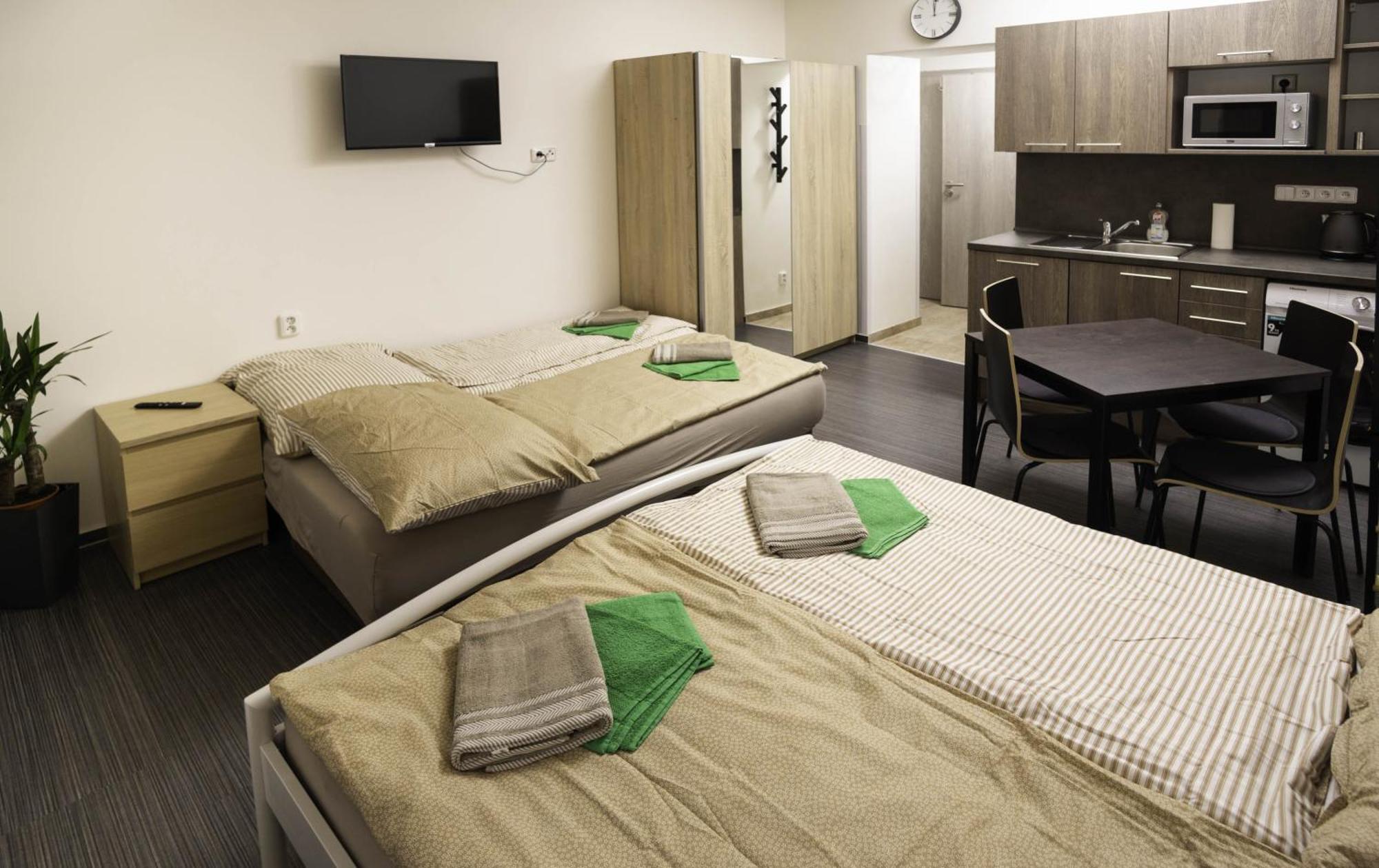 Flying Bed Apartment Close To Prague Castle And Airport Szoba fotó