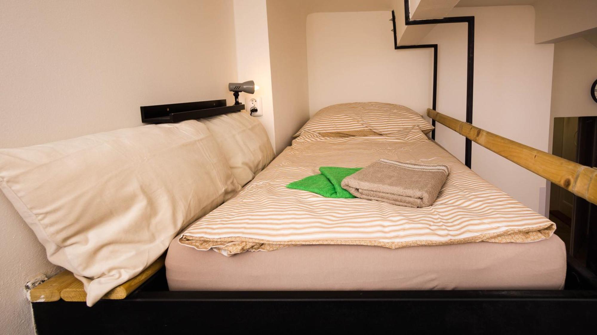 Flying Bed Apartment Close To Prague Castle And Airport Szoba fotó